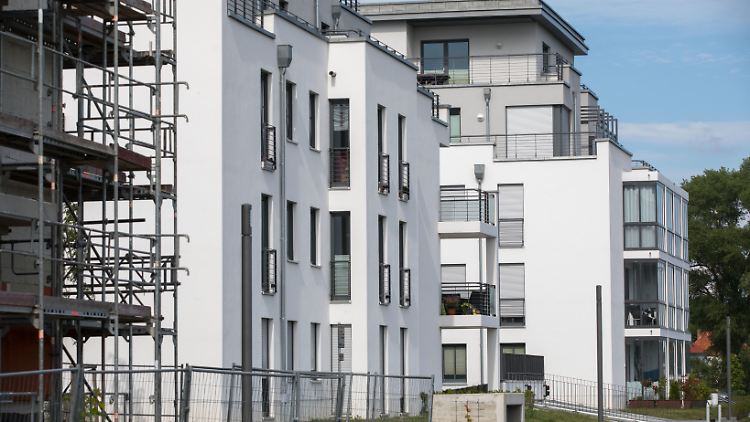 Bei Wohnimmobilien gibt es eine Zweiteilung zwischen Ballungszentren und Land.