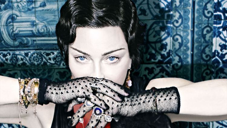 Madonna: Eine Sechzigjährige, die ihren Platz zwischen Künstlern sucht, die "zwei Generationen jünger" sind?