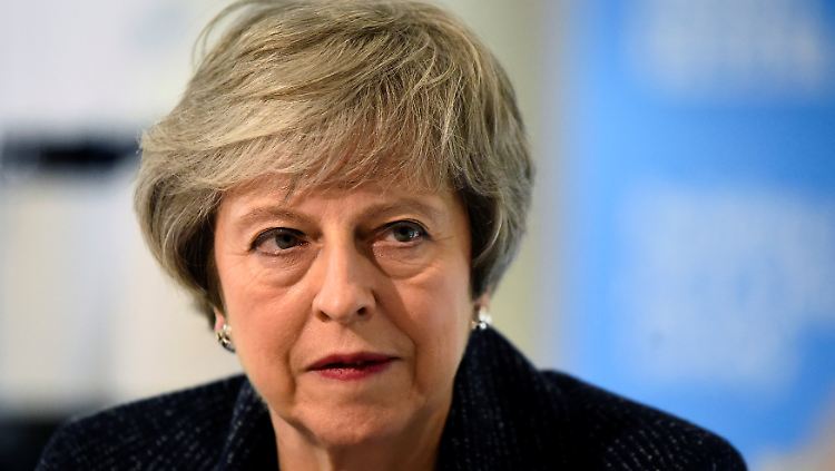 Theresa May übernahm den Job als Regierungschefin von James Cameron.