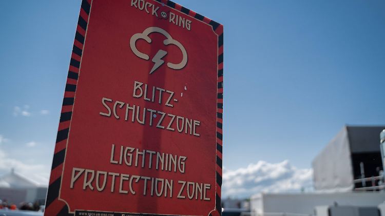 Das Wetter am Ring ist schwer berechenbar - bei Blitz und Donner können sich die Besucher in Schutzzonen in Sicherheit bringen.
