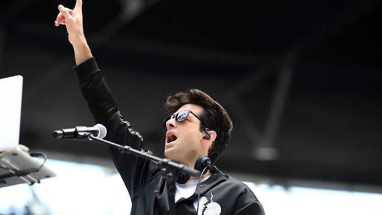 Mark Ronson ist heute ein gefragter Produzent. Für Trump würde er sich auch nochmal ans DJ-Pult stellen - wenn die Bedingungen stimmen.