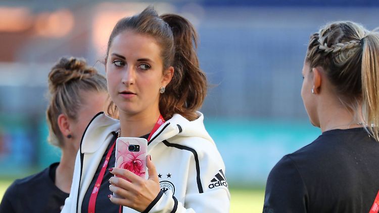 Sara Däbritz und ihre Kolleginnen pflegen einen weniger maschinellen Instagram-Stil, als viele der männlichen Fußball-Stars.
