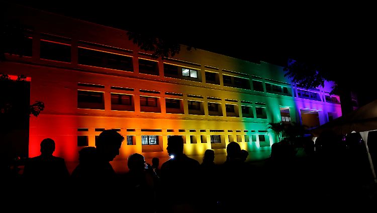 US-Botschaft in Costa Rica, San Jose, in den Farben des Regenbogens: Im Juni 2016 gab es noch keinen Erlass.  