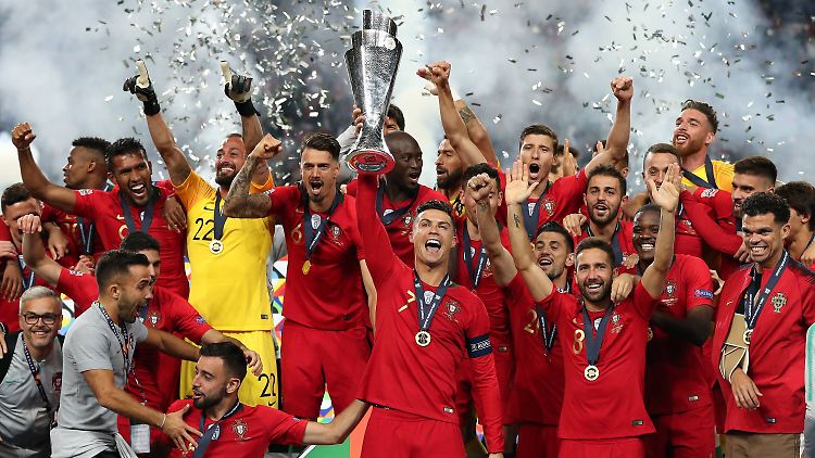 Cristiano Ronaldo traf nach seiner Halbfinalgala gegen die Schweiz im Endspiel zwar nicht, stand aber dennoch als Symbol für den Titelgewinn Portugals.