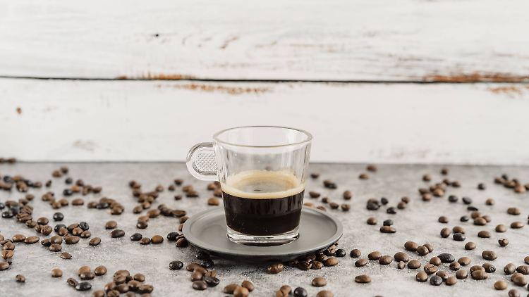 Warum der Elfjährige überhaupt Espresso trank, wurde im Artikel nicht geklärt.