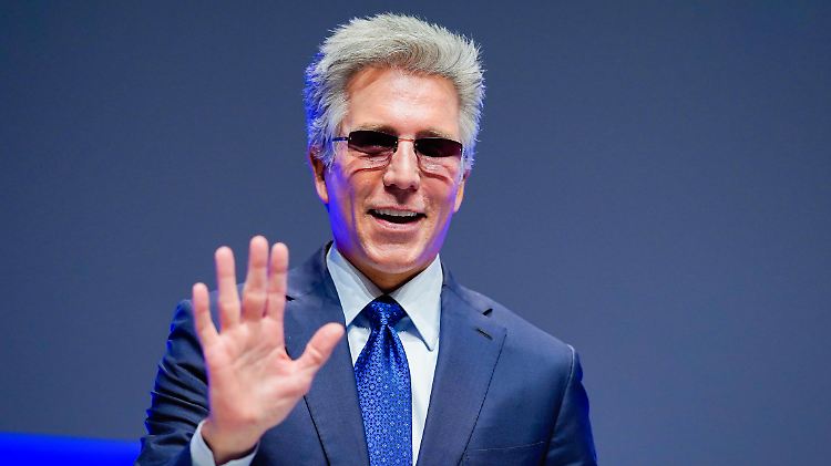 SAP-Chef Bill McDermott verdient 10,8 Millionen Euro - im Jahr. 