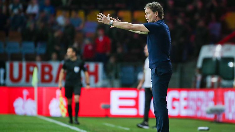 Marcus Sorg hat in der Abwesenheit von Bundestrainer Joachim Löw sein Profil geschärft. Bei den Spielern kommt der ehemalige Freiburger Bundesligatrainer auch in der Rolle als Chef hervorragend an.