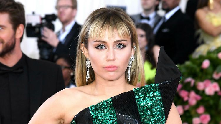 Offenbar ist Miley Cyrus nicht länger eine verheiratete Frau.