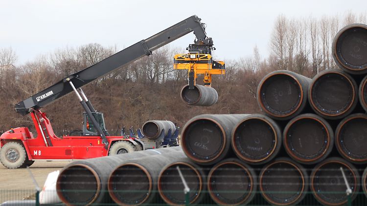 Rohre für Nord Stream 2 werden verlegt.