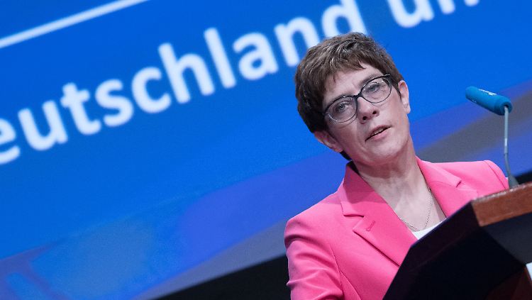 CDU-Chefin Kramp-Karrenbauer verteidigte in ihrer Rede das transatlantische Verhältnis.