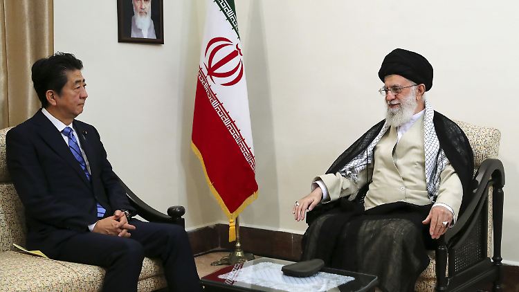 "Keine Botschaft für Trump": Japans Premier Abe dringt im Gespräch mit Ayatollah Chamenei nicht durch.