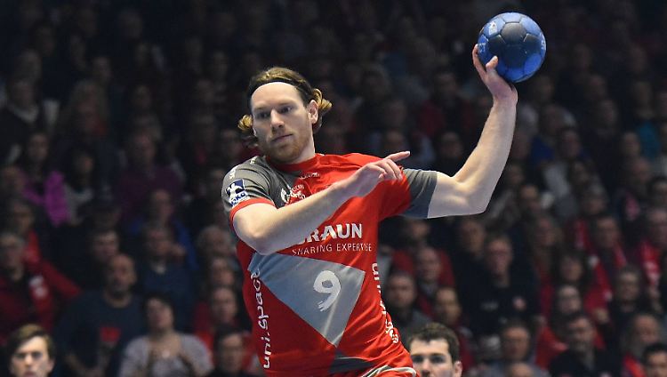 Tobias Reichmann flog nach seiner DHB-Ausbootung nur noch für die MT Melsungen. Jetzt darf der Rechtsaußen auch wieder für Deutschland an den Start.