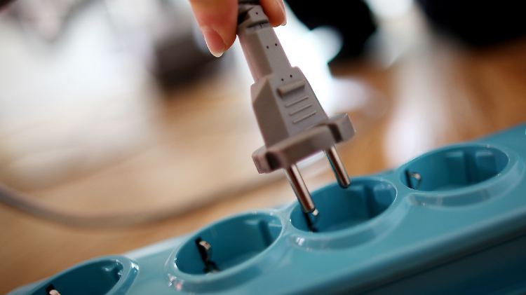 Experten meinen: Privathaushalte könnten künftig noch mehr für Strom bezahlen.