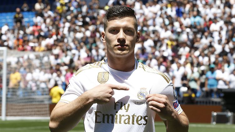 Jovic hat sich schon seinen Top-Vertrag bei den "Königlichen" gesichert.