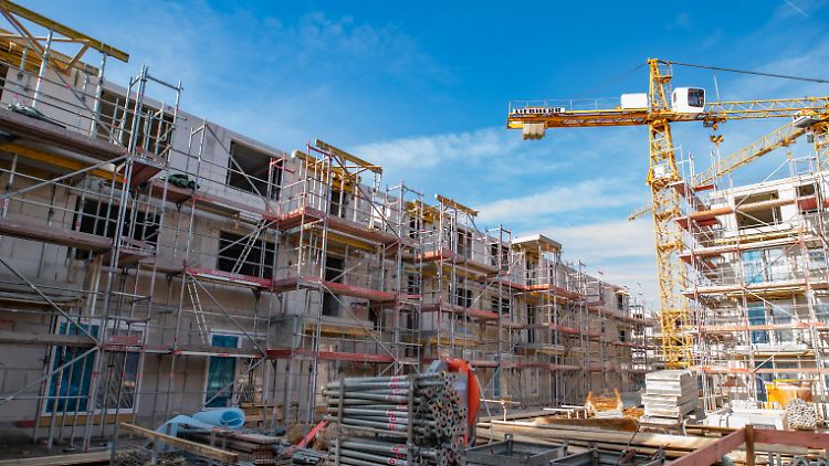 Das Angebot an Sozialwohnungen reicht lange nicht aus. Die Zahl der Neubauten verharrt aber auf niedrigem Niveau.