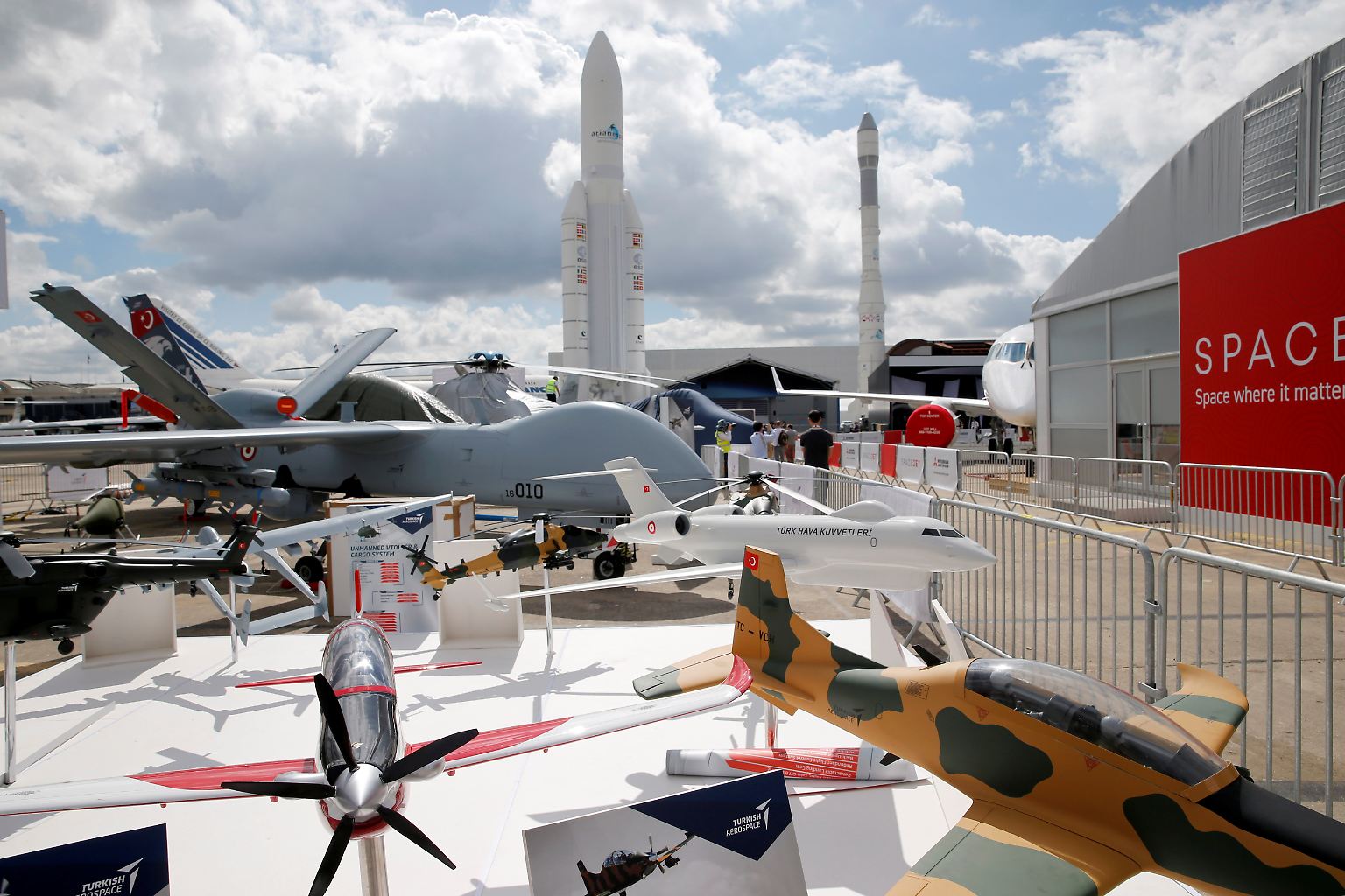 In Frankreich findet in dieser Woche der "Salon International de l´Aeronautique et de l´Espace" statt.