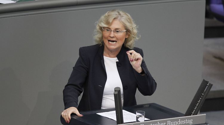 Christine Lambrecht war unter anderem SPD-Fraktionsvize und Parlamentarische Geschäftsführerin der Fraktion.