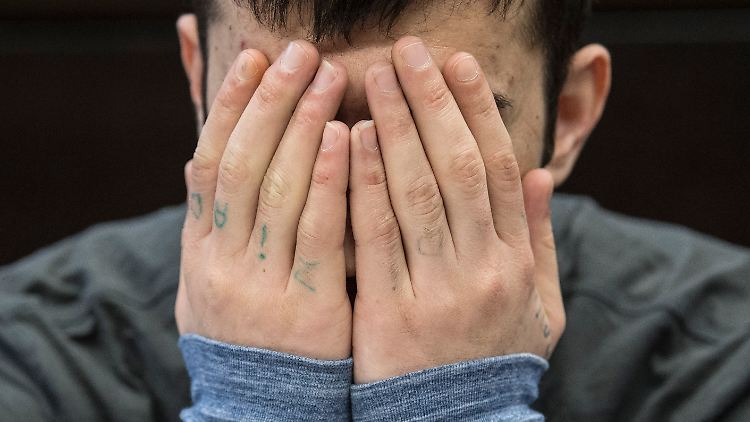 Ali B. vor Gericht: Die Tötung des Mädchens hat er zugegeben, die Vergewaltigung nicht.