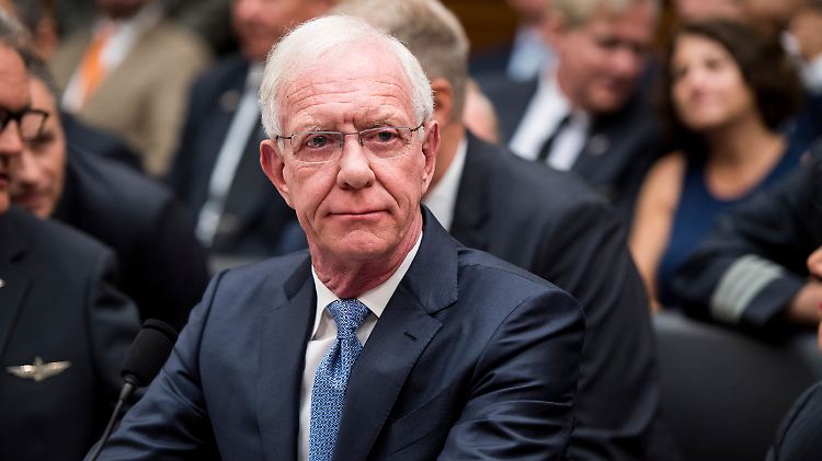 Chesley "Sully" Sullenberger, forderte Boeing auf, Übungen in Flugsimulatoren anzubieten.