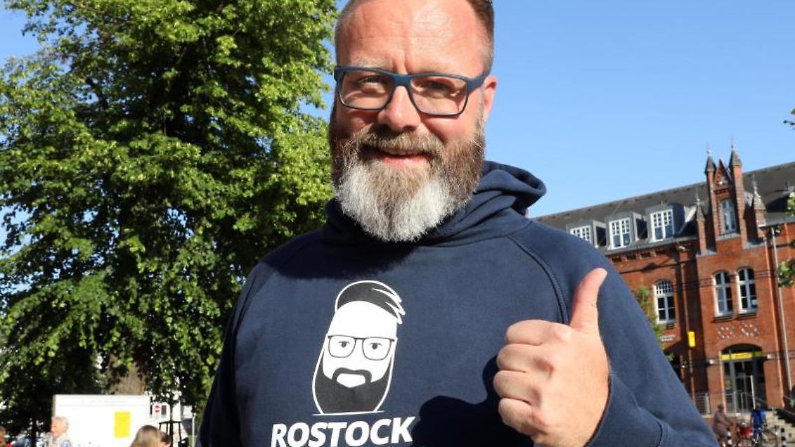Der parteilose Däne Claus Ruhe Madsen, der von CDU und FDP unterstützt wird, erklärt Rostock für Corona-frei.