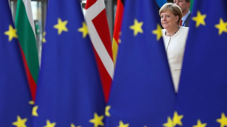 Bundeskanzlerin Merkel bei der Ankunft im EU-Ratsgebäude. 