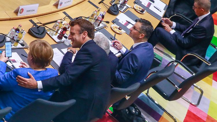 Macron könnte sich Merkel als Kommissionschefin vorstellen.