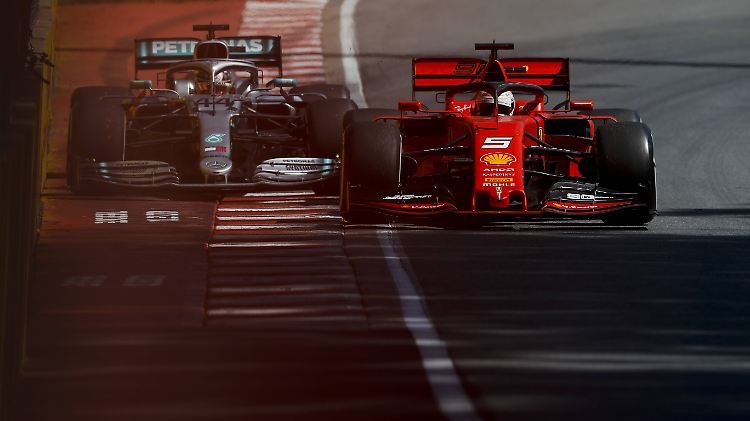 Als nicht regelkonform bewerten die Rennkommissare Vettels Manöver gegen Lewis Hamilton in Kanada.