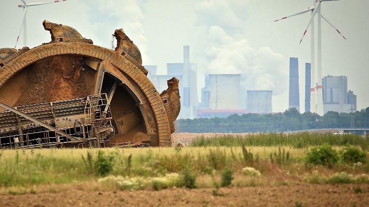 Neues Klimabündnis: Die CSU-Spitze ist sich unter anderem einig mit Greenpeace, dass Deutschland schneller aus der Braunkohleverstromung aussteigen sollte. 