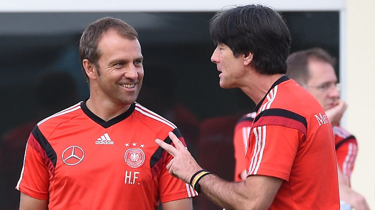 Einst Assistent beim DFB-Team unter Joachim Löw, demnächst beim FC Bayern: Hansi Flick (l.).