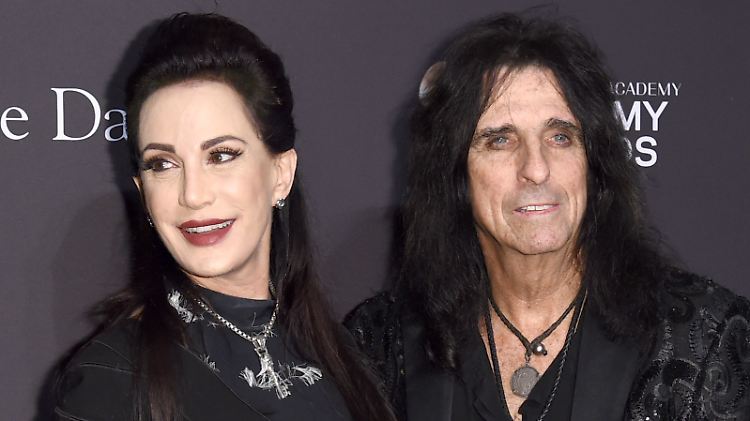 Alice Cooper und seine Frau Sheryl Goddard sollen einen Todespakt geschlossen haben.
