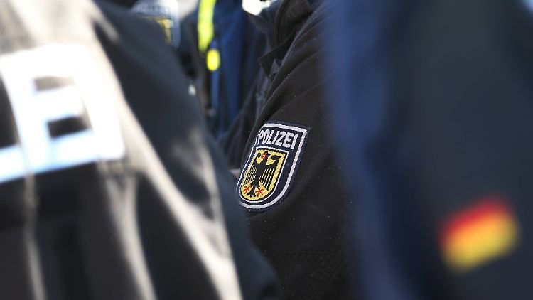 Einen "Vertrauensverlust" in die Regierung sieht der Vize-Vorsitzender der Gewerkschaft der Polizei.