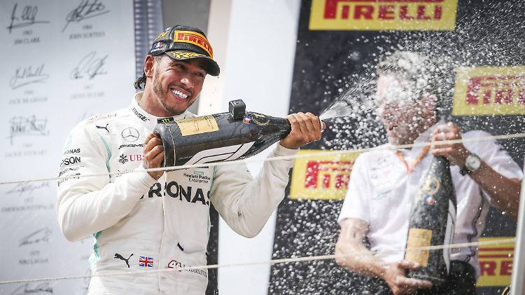 "Völlige Dominanz bei der Weltmeisterschaft": Lewis Hamilton gewann beim Großen Preis in Frankreich sein viertes Rennen in Folge.