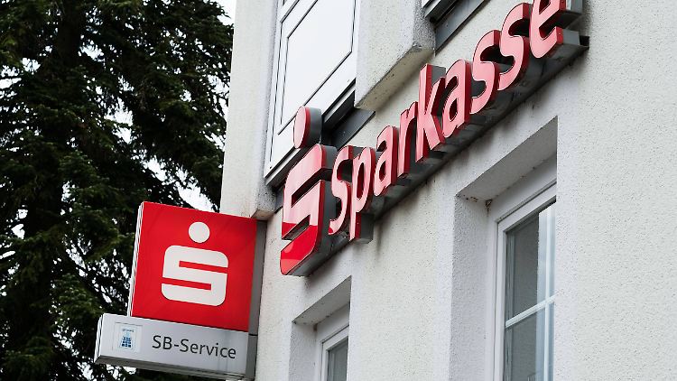 Im Einzelfall muss geprüft werden, ob die Sparkasse mit den erhobenen Gebühren tatsächlich nur ihre Kosten deckt.