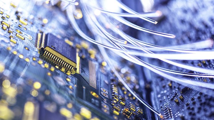 Chinesische Hacker konnten offenbar die volle Kontrolle über die Netzwerke von Mobilfunkanbietern erlangen.