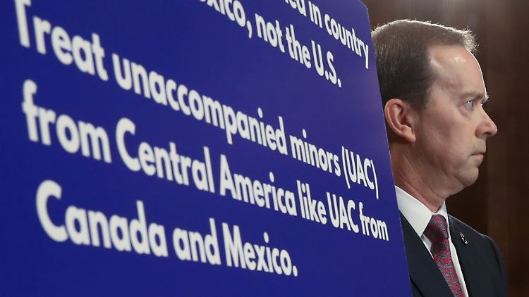 John Sanders bei einer Pressekonferenz im Mai. Er hatte den Posten erst vor zwei Monaten übernommen.