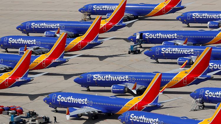 Nach zwei Abstürzen dürfen Flugzeuge vom Typ Boeing 737 Max 8 bis auf Weiteres nicht mehr starten.