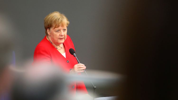Merkel während der Regierungsbefragung