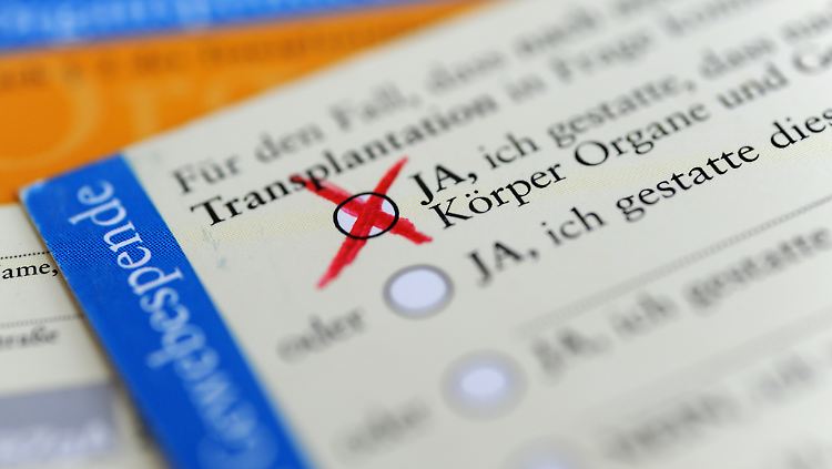 Bislang ist eine Organspende in Deutschland nur bei ausdrücklich erklärter Zustimmung erlaubt.