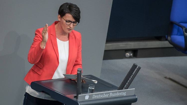 Man dürfte nicht warten, bis der Verfassungsschutz umgebaut ist, sagt die Grünen-Innenpolitikerin Irene Mihalic.