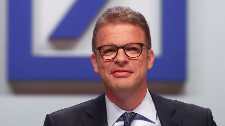 Deutsche-Bank-Chef Sewing nimmt es sportlich.