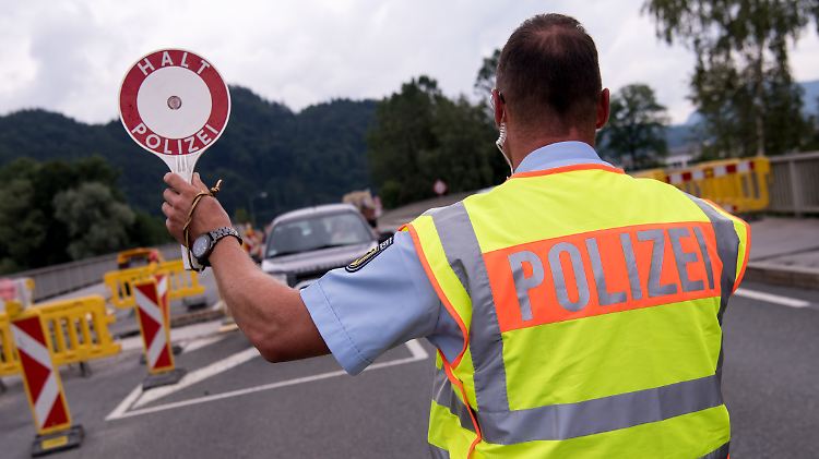 Ein Grund für die geringe Zahl der Rückführungen: Die Vereinbarungen greifen nur, wenn Migranten an der deutsch-österreichischen Grenze erwischt werden.