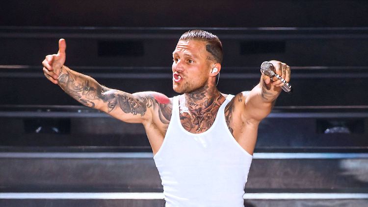 Wenn Kontra K einmal Leinwand gegen Bühne eintauscht, dann muss die Rolle auch passen.