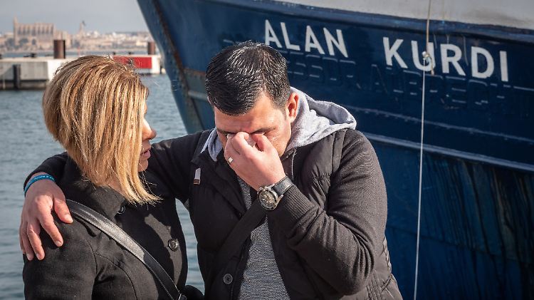 Der Vater von Alan Kurdi kam zur Taufe eines Rettungsschiffs von Sea Eye auf den Namen seines Sohnes.