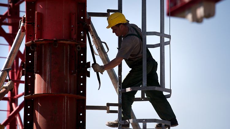 "Leichte Spuren" der konjunkturellen Abkühlung macht die Bundesagentur für Arbeit am Arbeitsmarkt aus.