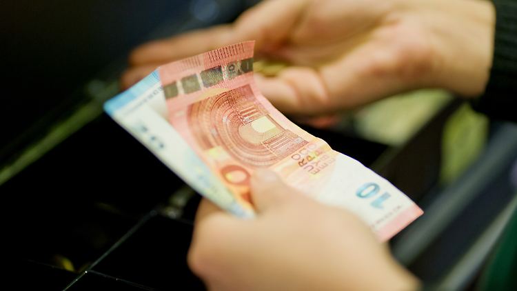 Verdi und Arbeitgeber begrüßen die Einigung im Tarifkonflikt im NRW-Einzelhandel.