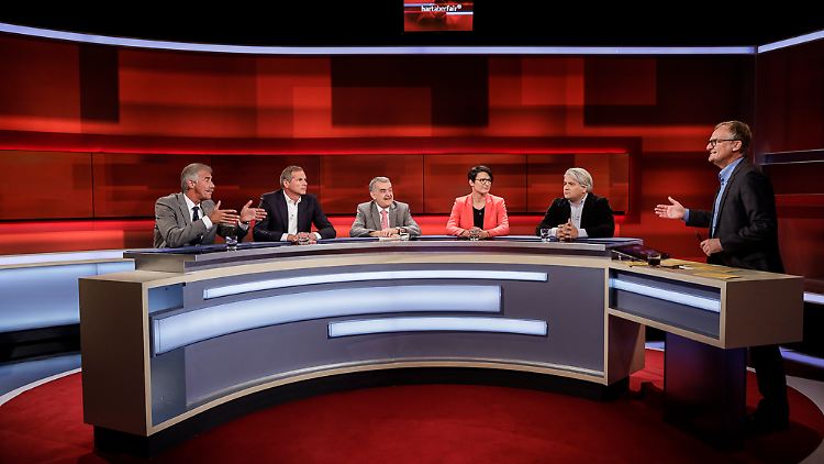 Plasbergs Gäste, von links nach rechts: Uwe Junge, Georg Mascolo, Herbert Reul, Irene Mihalic, Mehmet Daimagüler