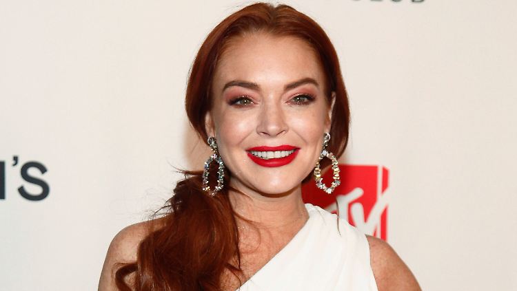 An ihrem 33 Geburtstag posiert Lindsay Lohan nackt.