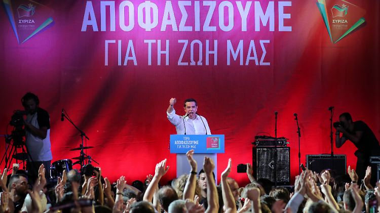 Wahlkampf mit erhobener Faust: Alexis Tsipras muss mit einer herben Wahlschlappe rechnen.
