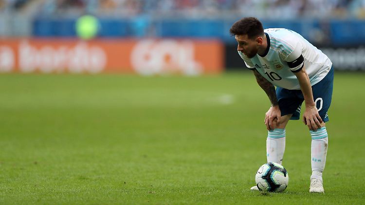 Kann Lionel Messi sich nach schwachen Leistungen steigern und Argentinien im Superclasico gegen Brasilien zum Sieg führen?