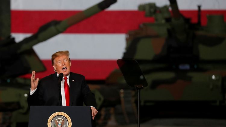 Die Demokraten werfen Trump vor, den Unabhängigkeitstag zu politisieren.